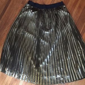 T Tahari Gold pleated skirt